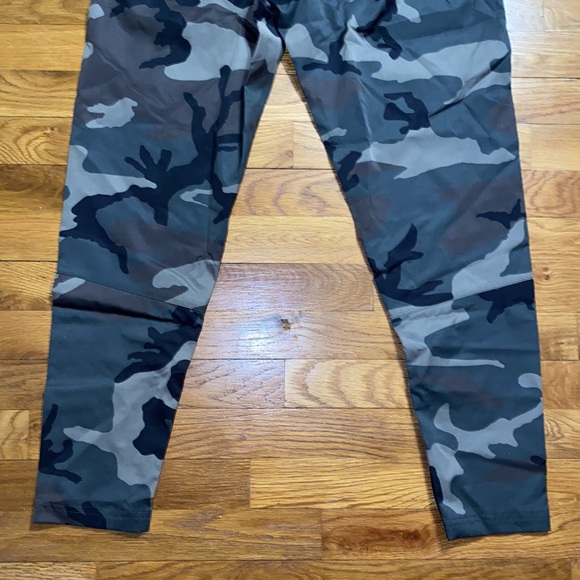 STAMPD - Mens Nylon Joggers - Camouflage - Size M (Slim Fit) - Picture 8 of 10